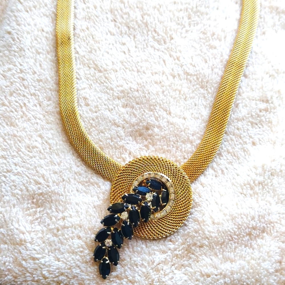Vintage Gold tone choker.